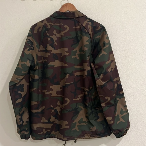 Vans green camo windbreaker size medium - Picture 4 of 4